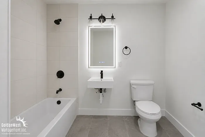 3075 Hawthorn St #2 — Photo 8