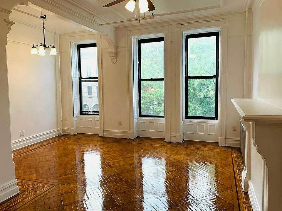1st image of 410 Putnam Ave #2