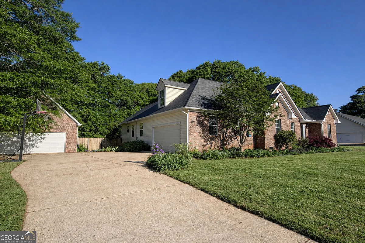 Building Photo - 344 McKibben Dr