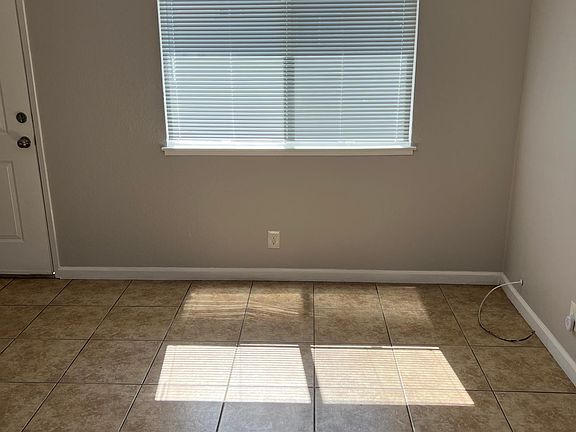 5th image of 1821 Helena Ave