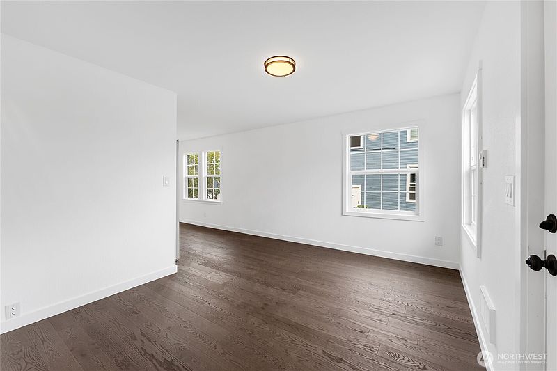 5th image of 2928 Nassau Street