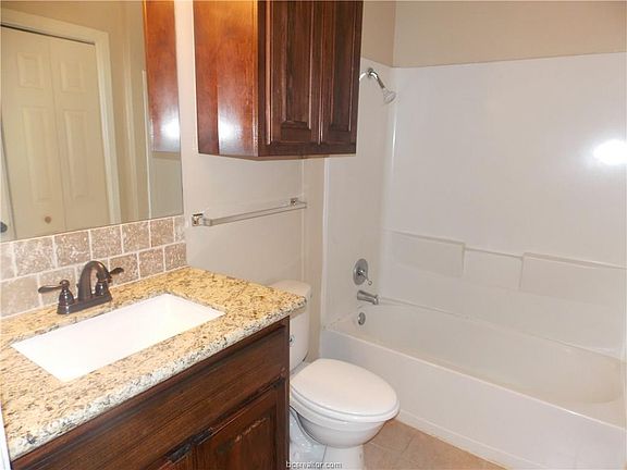 3rd image of 217 Brentwood Dr E