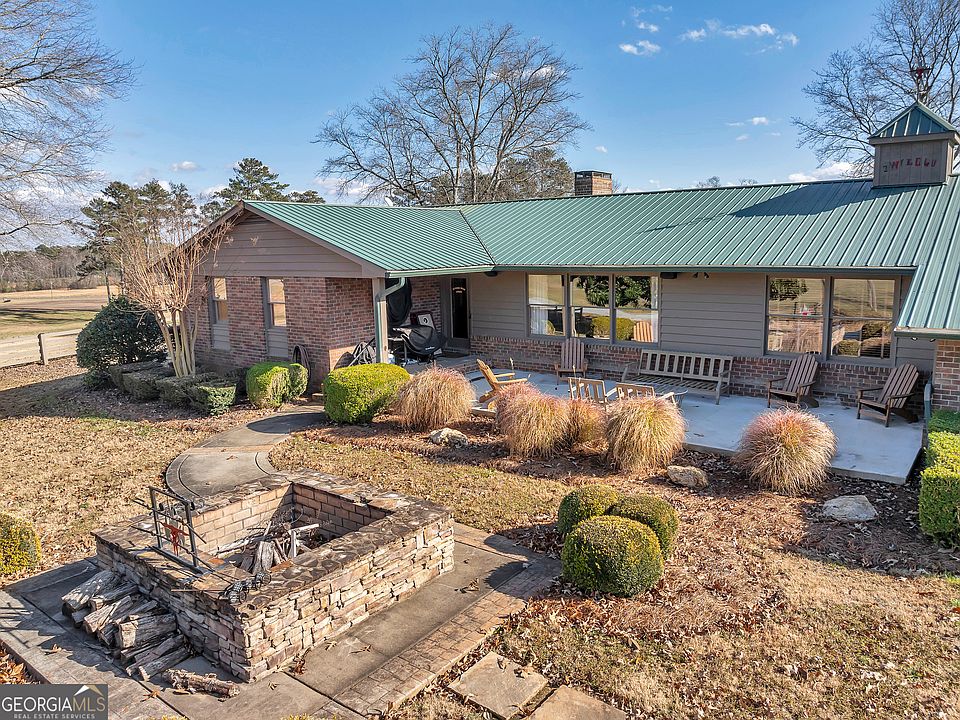 2nd image of 785 Stewart Rd