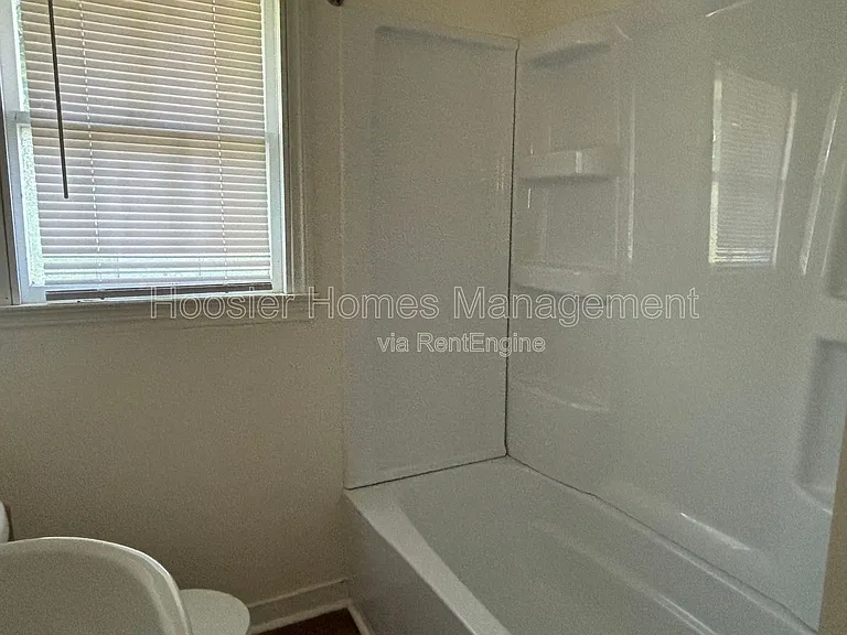 1739 Kildare Ave — Photo 12