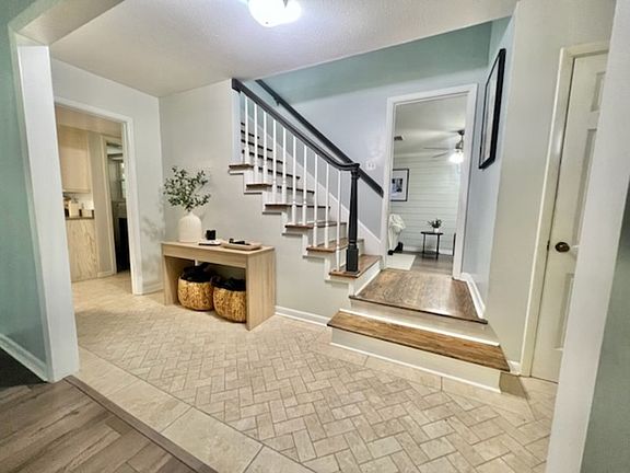 3rd image of 576 Pocahontas Dr #1