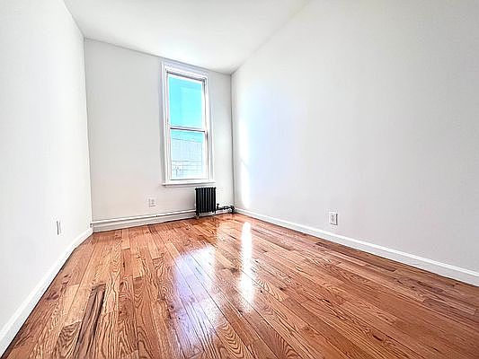 5th image of 197 Wyckoff Ave APT 2L