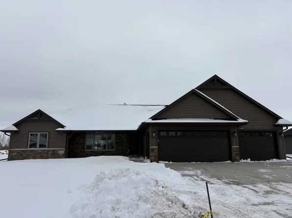 1371 Shelby Ln, De Pere, WI 54115
