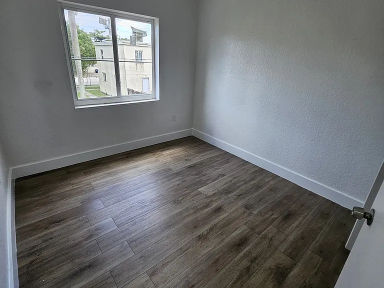 450 NW 84th St #1 — Photo 11