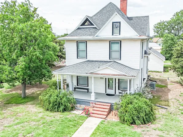 129 N Main St, Kensington, KS 66951