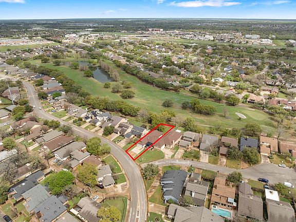 3rd image of 2900 Broadmoor Dr