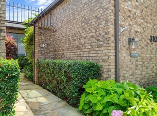3106 Stonehenge Ln, Carrollton, TX 75006