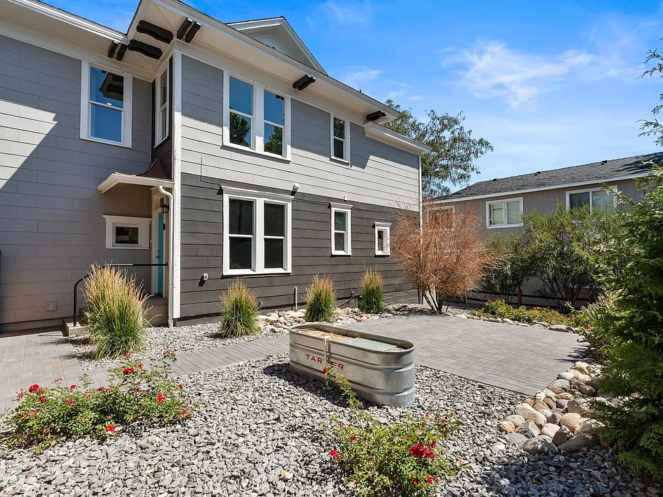 50 Berrum Pl #D
