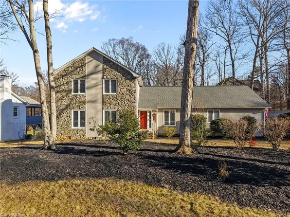 1202 Pebble Dr, Greensboro, NC 27410