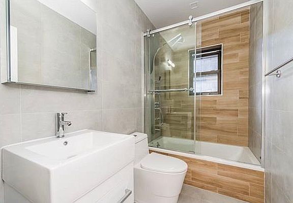2nd image of 2735 Henry Hudson Pkwy W Penthouse 2