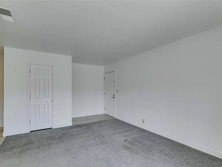 5260 River Glen Dr #268 — Photo 9