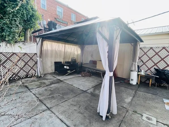 2715 Strickland Avenue image 28 of 42