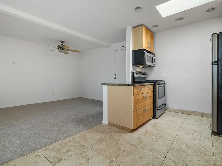 8308 Regents Rd — Photo 11