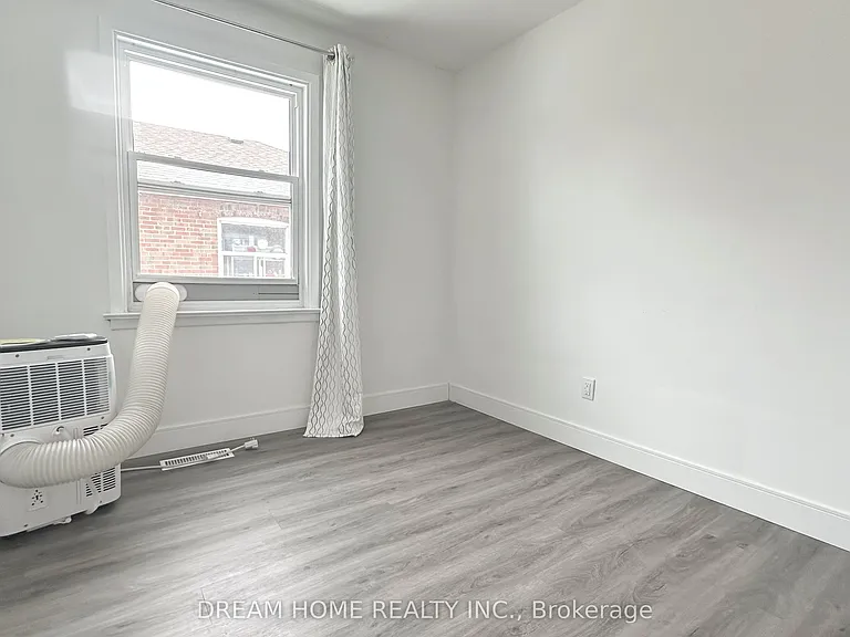 83 Cornwallis Dr #MAIN — Photo 4