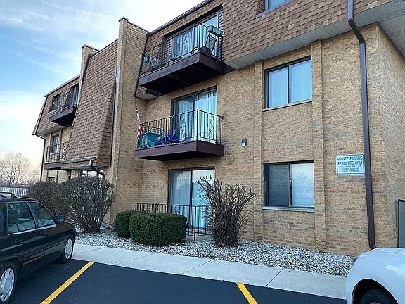 2nd image of 4925 W 109th St APT 103