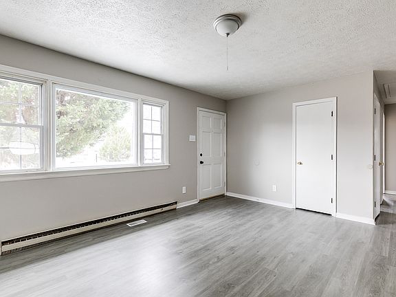 5th image of 4 S Grove Ave