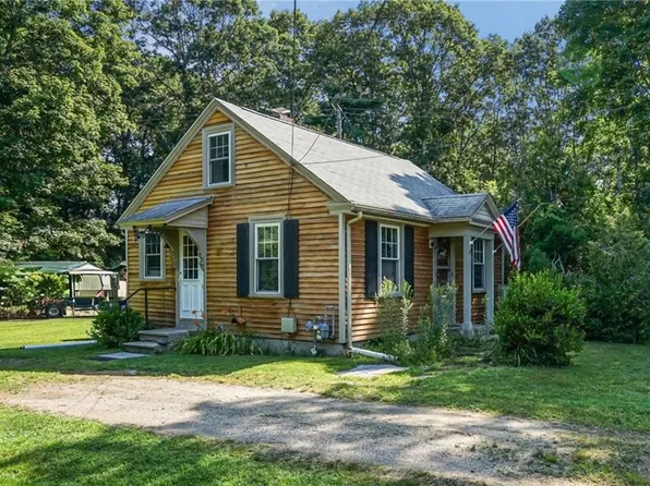 58 Essex Rd, North Kingstown, RI 02852