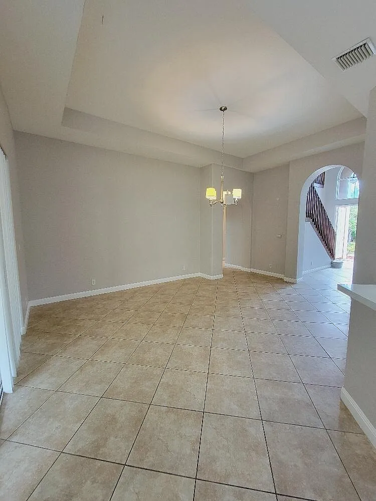 4 bed, 3.0 bath, 3402 sqft, $3,800 — Photo 4