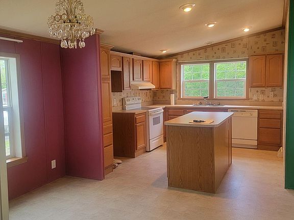 5th image of 137 Pebblewood Drive #141