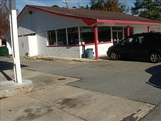 4th image of 17899 Us Highway 301 N