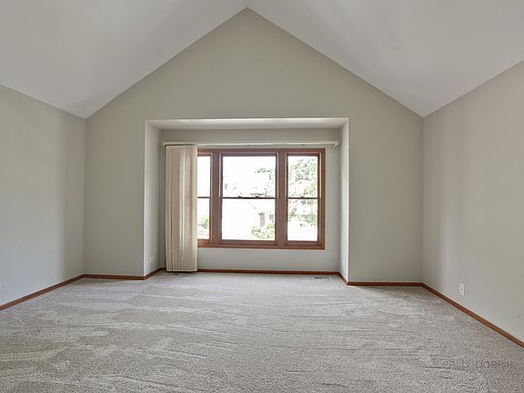 4th image of 505 Rosebud Dr N