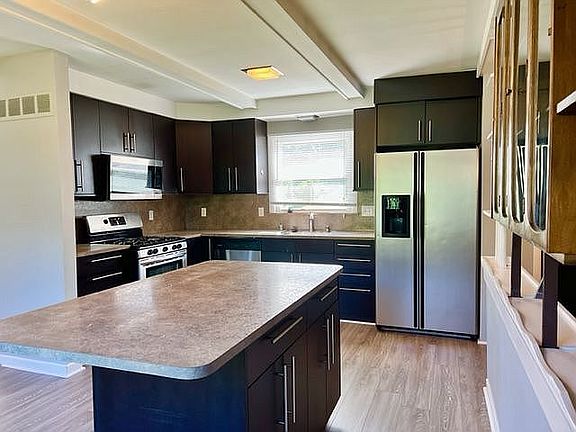 2nd image of 3086 Devon Brook Dr