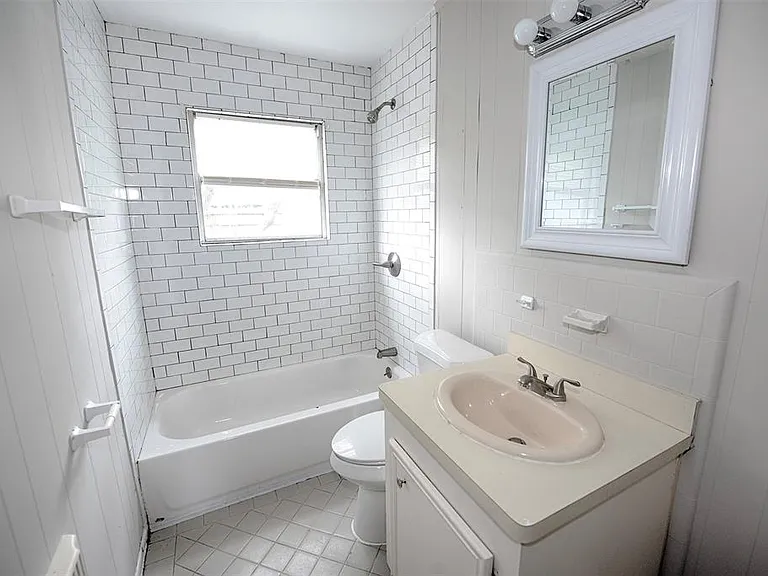 1211 1st Ave N — Photo 14