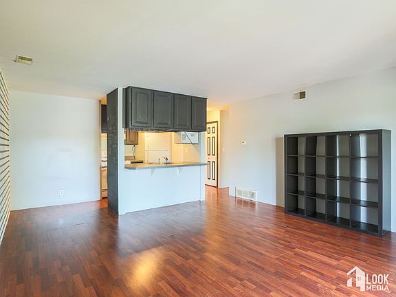 4th image of 1855 Tall Oaks Dr #23