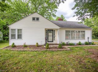 1107 Brandon Rd, Cleveland Heights, OH 44112