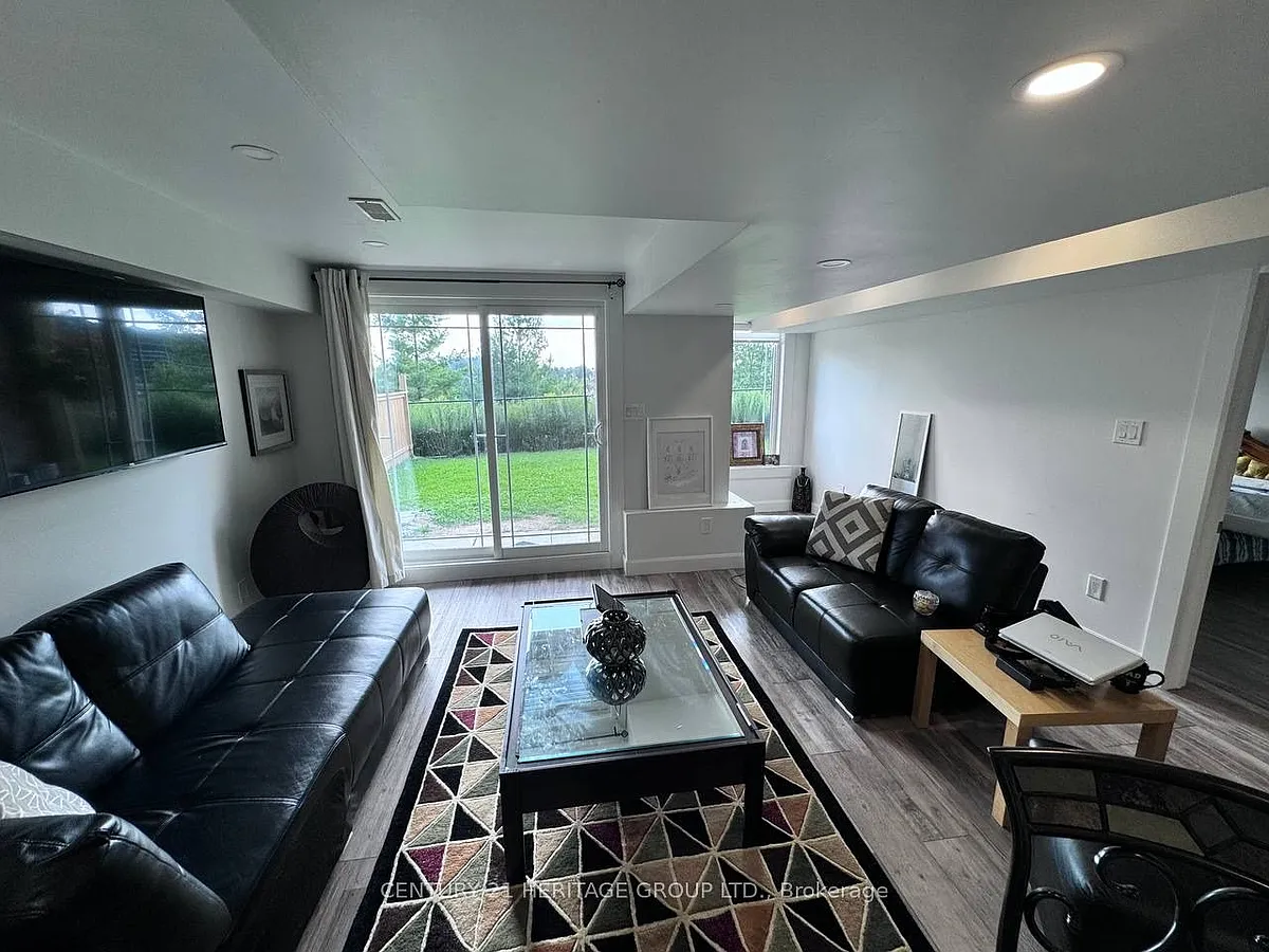 Building Photo - 16 Old Field Cres #BASEMENT