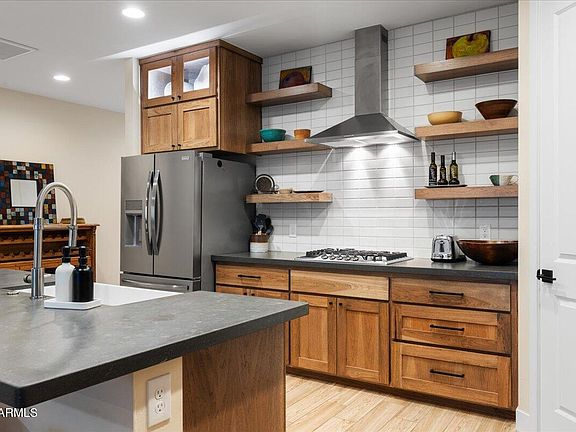 3rd image of 524 Powder Box Rd