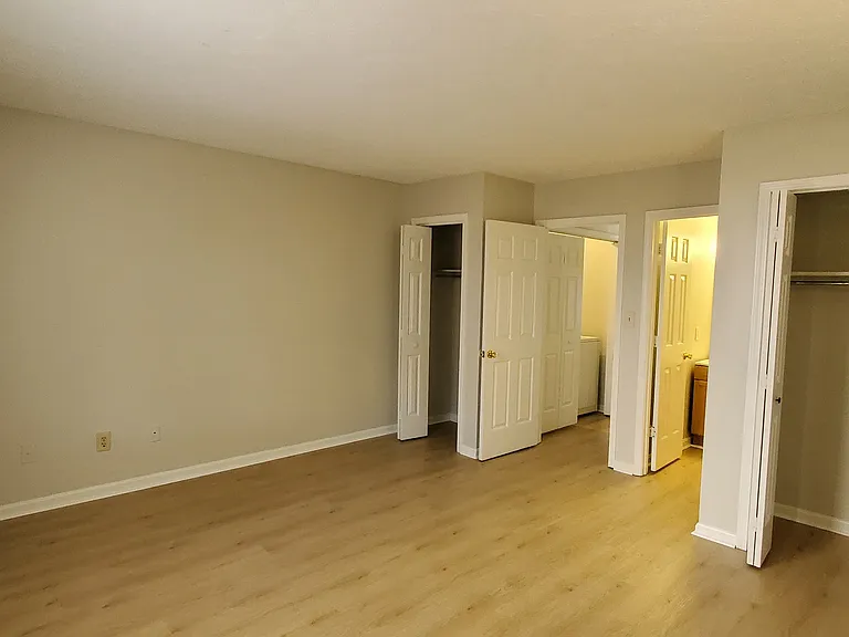 1100 Horsemans Ln #24 — Photo 24