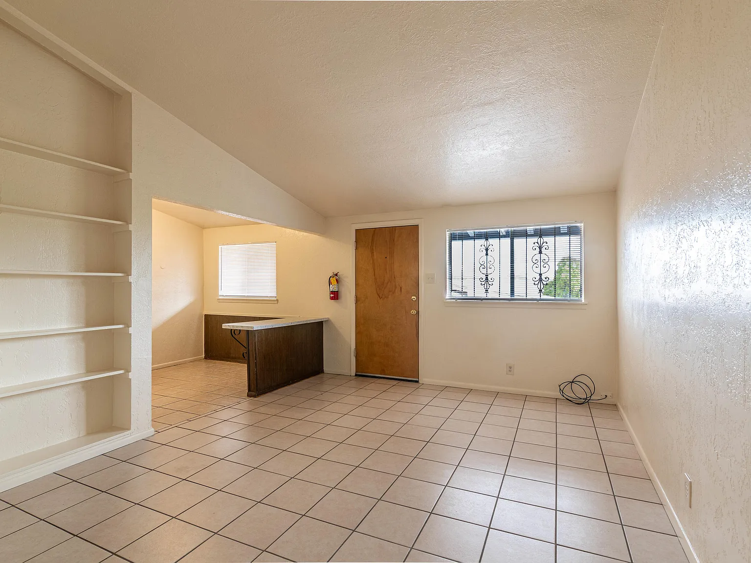 1 bed, 1.0 bath, 650 sqft, $985 — Photo 3