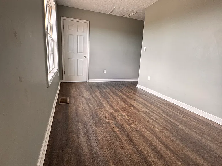 292 Audley Ave #B — Photo 13
