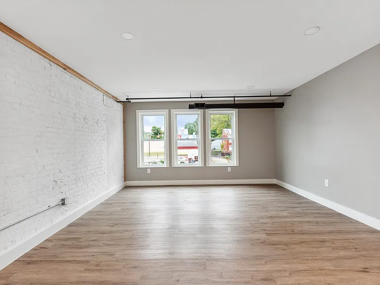 6011 Madison Rd #3 — Photo 8