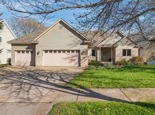 1216 Somerset Blvd, Saint Cloud, MN 56303