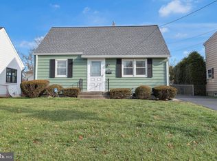 28 Krueger Ln, Hamilton, NJ 08620