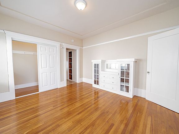 3rd image of 4120 Emerald St APT 5
