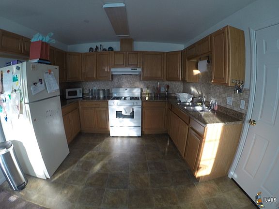 5th image of 554 Tamarack Ave
