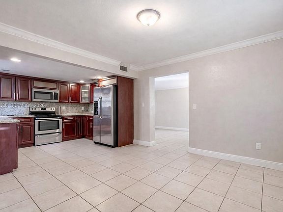 5th image of 3609 S Le Jeune Rd