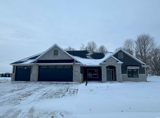 2045 Links Ln, Auburn, IN 46706