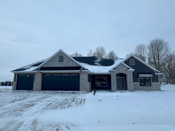 2045 Links Ln, Auburn, IN 46706