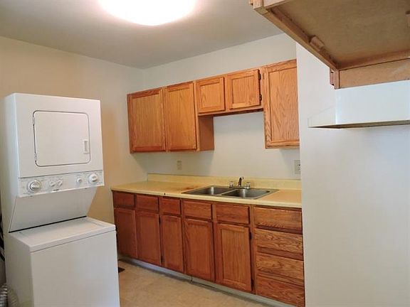 4th image of 50 Midway Dr