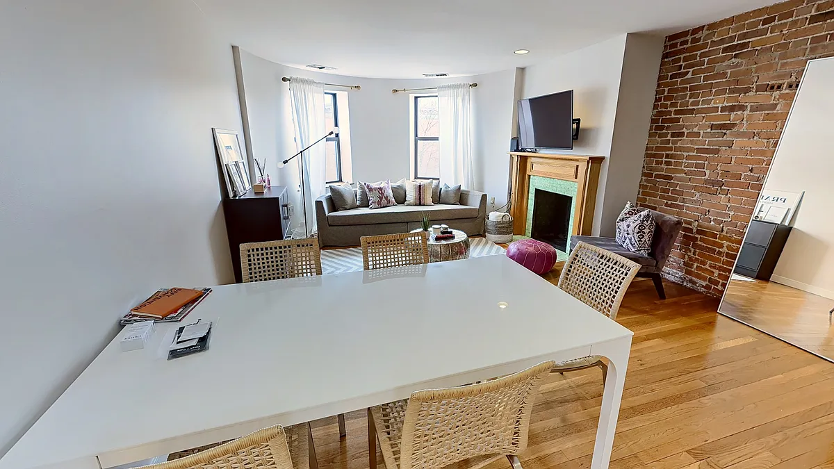 Building Photo - 87 Gainsborough St #404