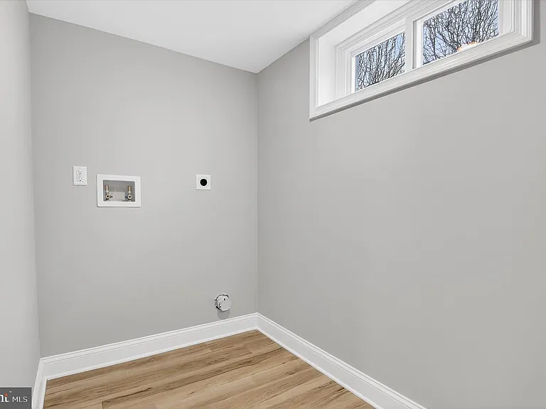 1607 N Glebe Rd — Photo 38