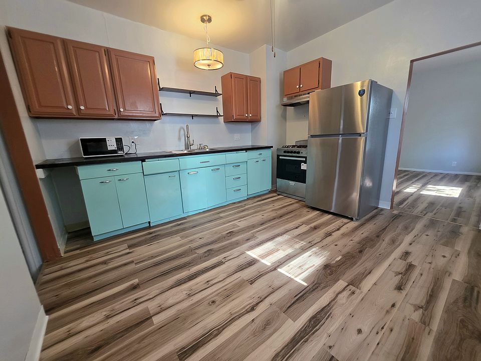 1st image of 1637 Cedar St APT 2